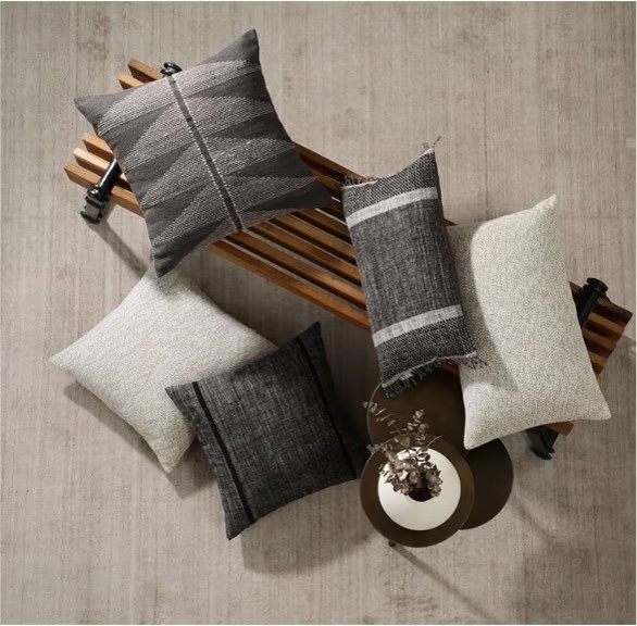Decorative Pillows & Cushions Photo