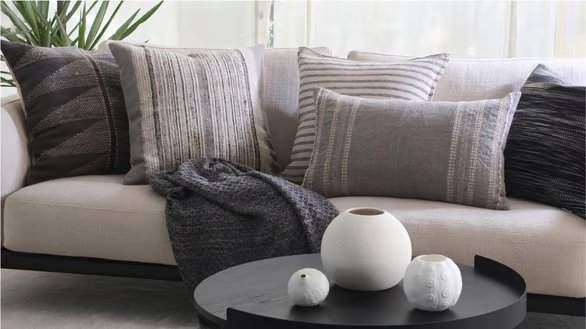 Decorative Pillows & Cushions Photo