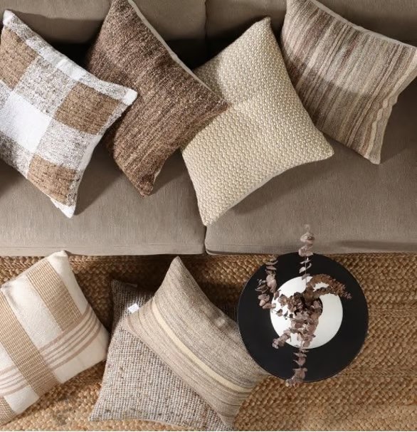 Decorative Pillows & Cushions Photo