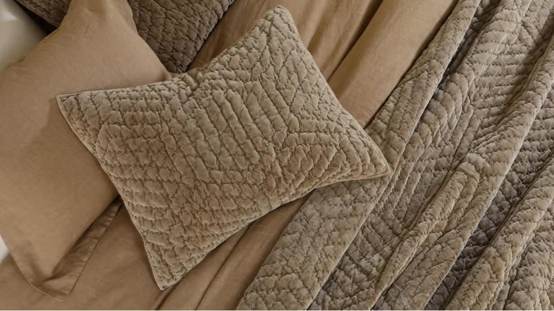 Solid Beddings Photo