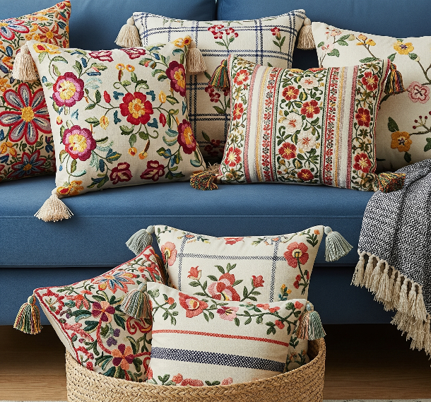 Decorative Pillows & Cushions Photo